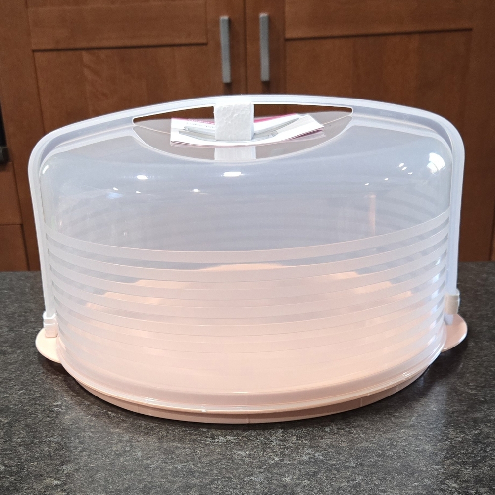 Tupperware Round Cake Taker